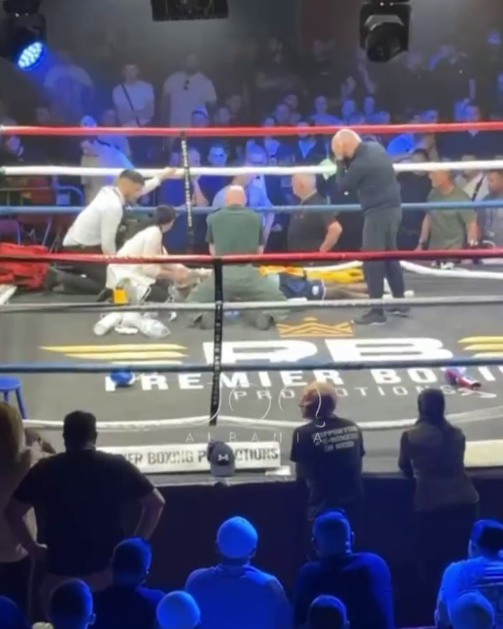 At a show in London, a boxer missed a punch to the head and died. Video