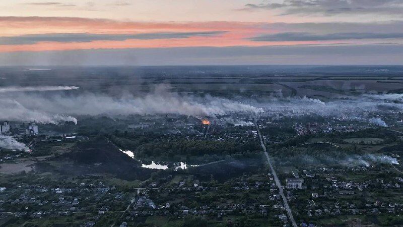 Destroyed buildings with smoke rising over them: what does the occupied city of Volchansk in Kharkiv region look like? Photos and video