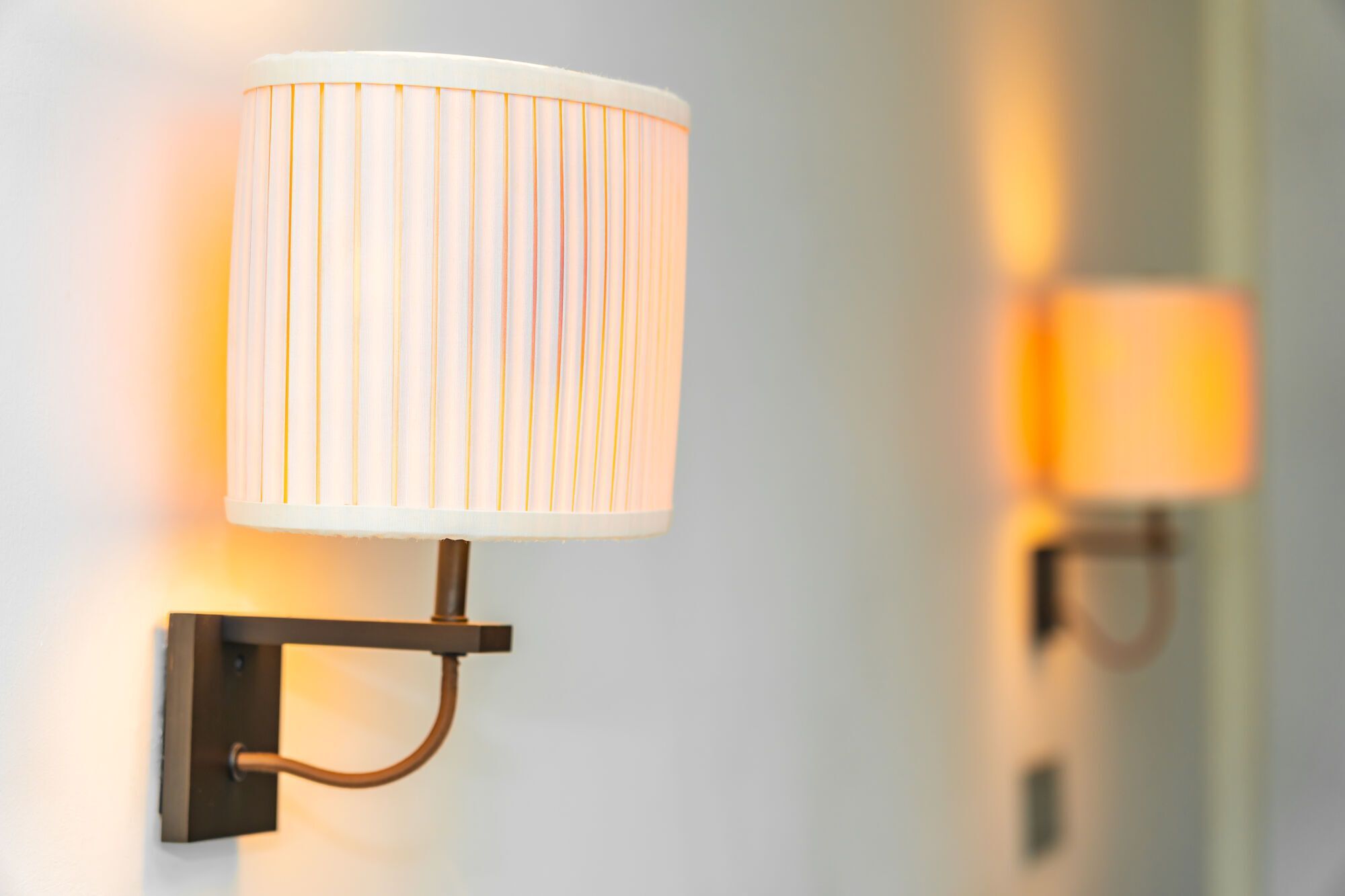 How to clean lampshades quickly and efficiently: tips