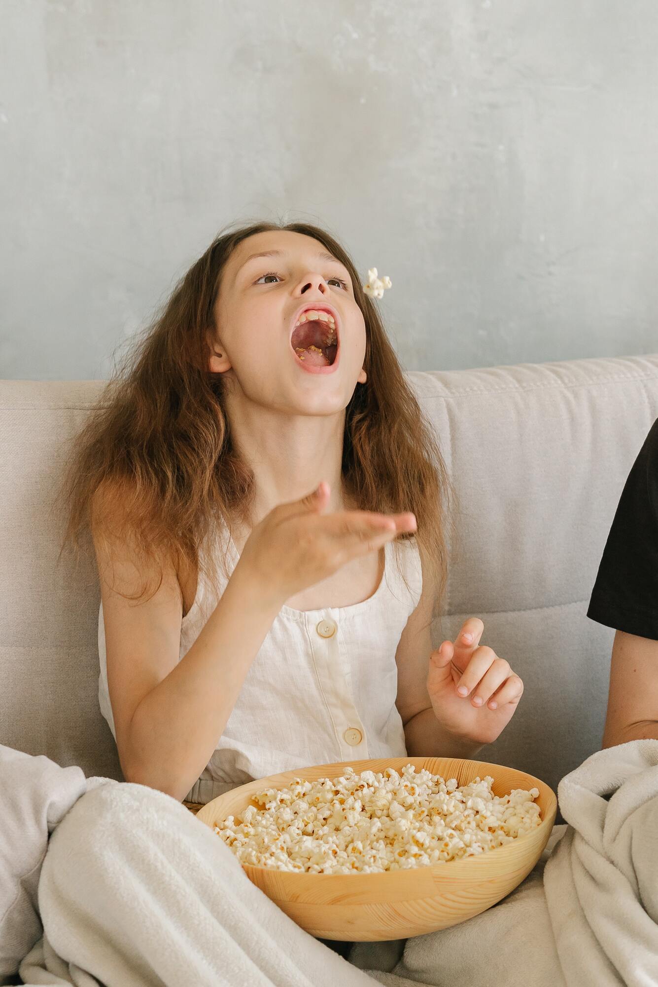 Popcorn is better not to eat for children