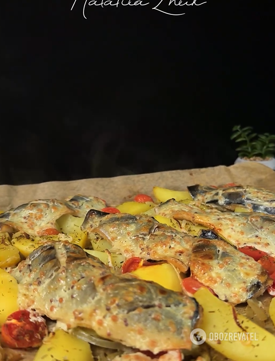 Pyszna pieczona makrela z ziemniakami: ryba po prostu rozpływa się w ustach
