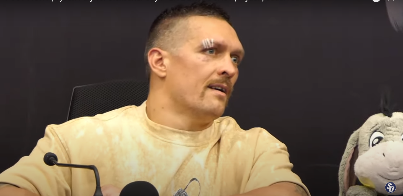 Had to go to a hospital: Usyk shows what his face looks like after 111 missed punches to the head from Fury. Photo