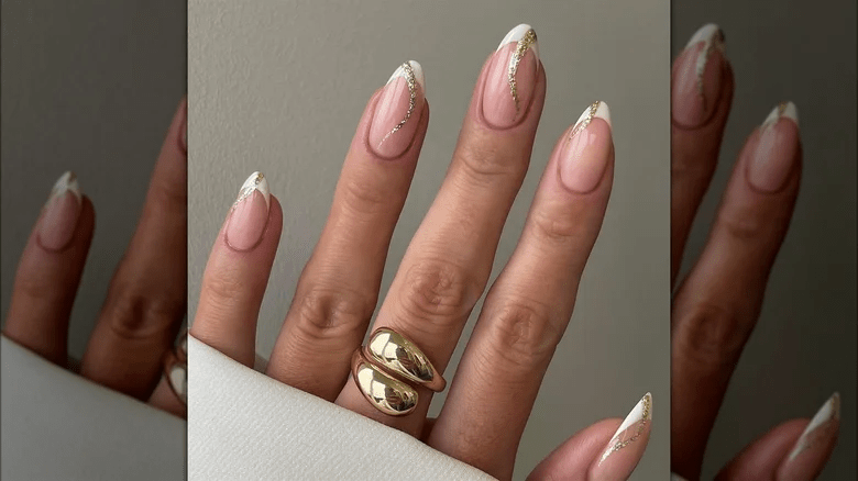 If you're tired of the classics: how to make a glamorous French manicure with just one detail