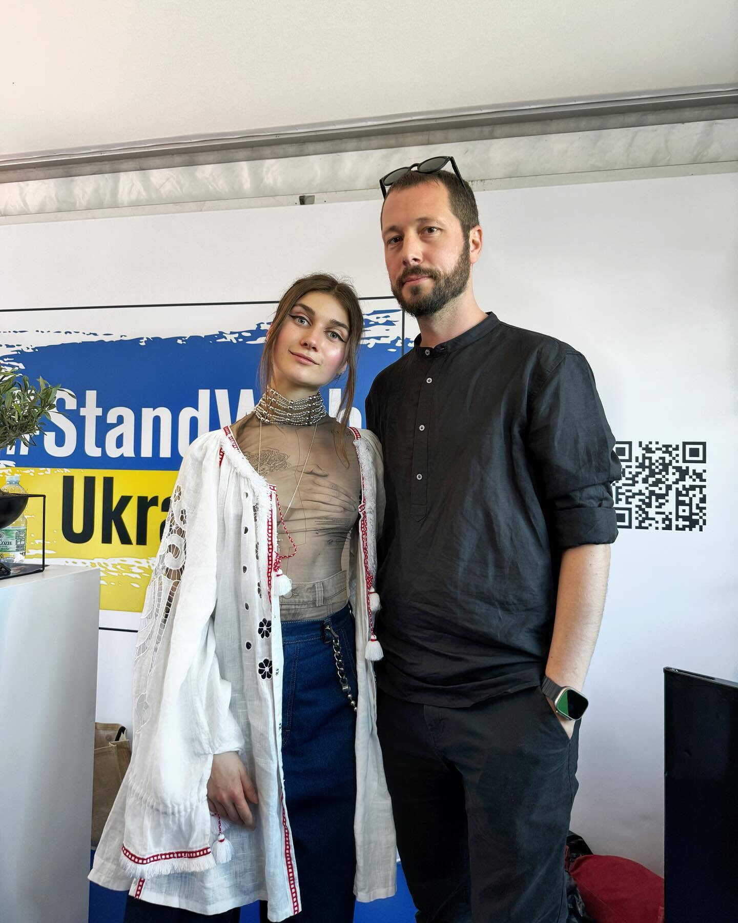 ''Photo of the Day'': Mstyslav Chernov, director of 20 Days in Mariupol, and Jerry Heil meet in Cannes during the film festival