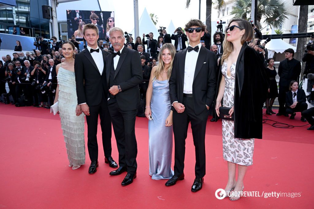 Kevin Costner burst into tears during a 7-minute ovation at the Cannes Film Festival: five of his children came to support the 69-year-old actor