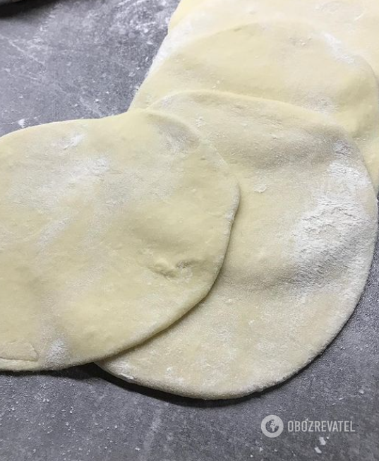 What kind of dough makes the most delicious fried pies: does not absorb a lot of oil