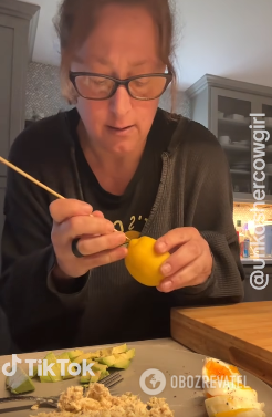 How to squeeze juice from lemons to keep them fresh: useful tips