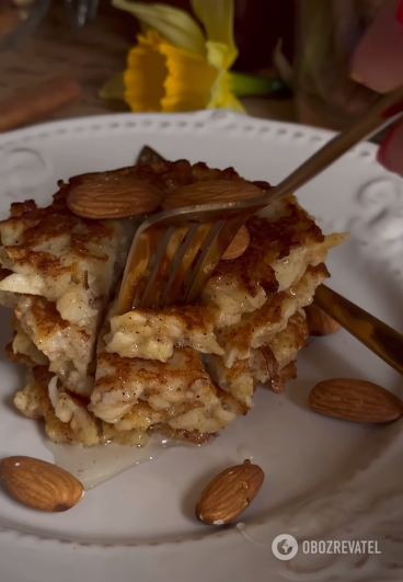 Apple pancakes: a simple dish in 10 minutes