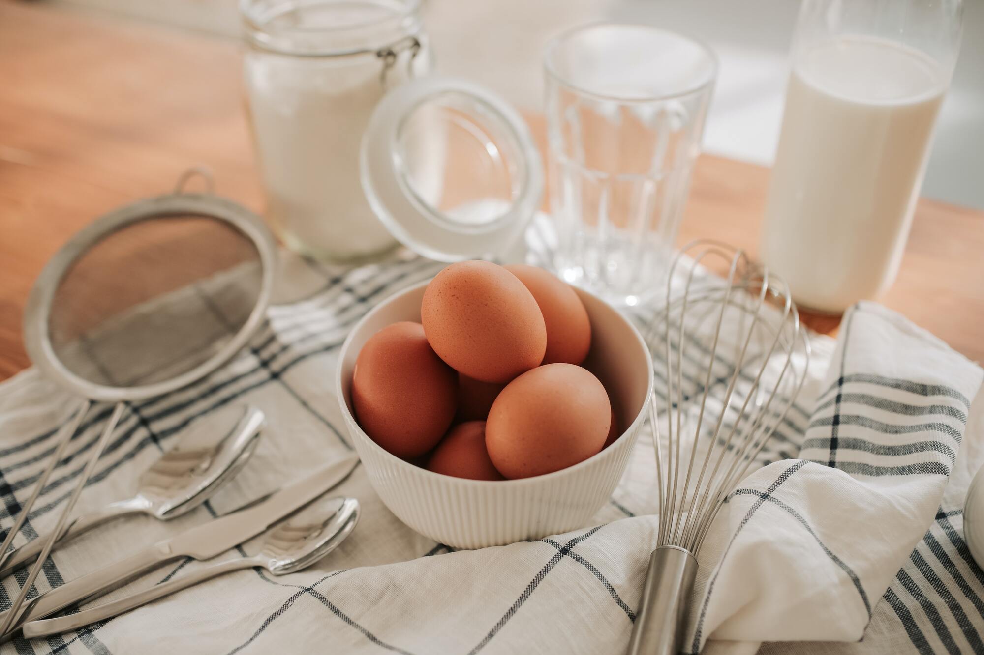 Co można pysznie nadziać jajkami: 20 najlepszych nadzień