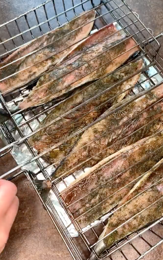 How to bake fish on a grid