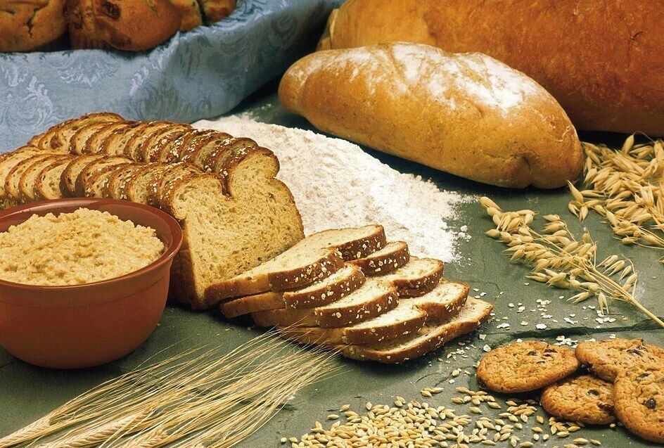 Why cut bread spoils quickly