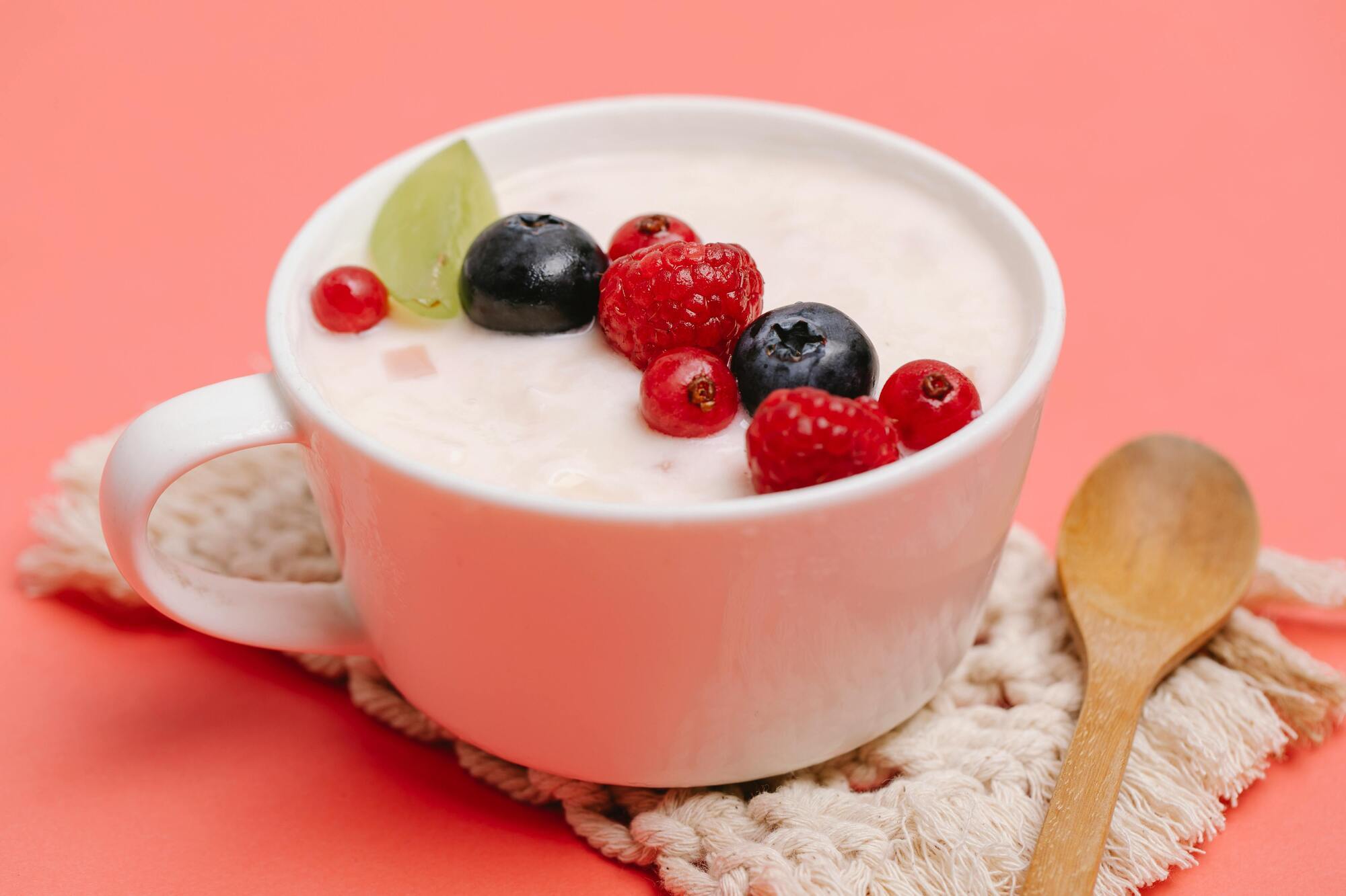 Greek or regular: which yogurt is better to choose for breakfast