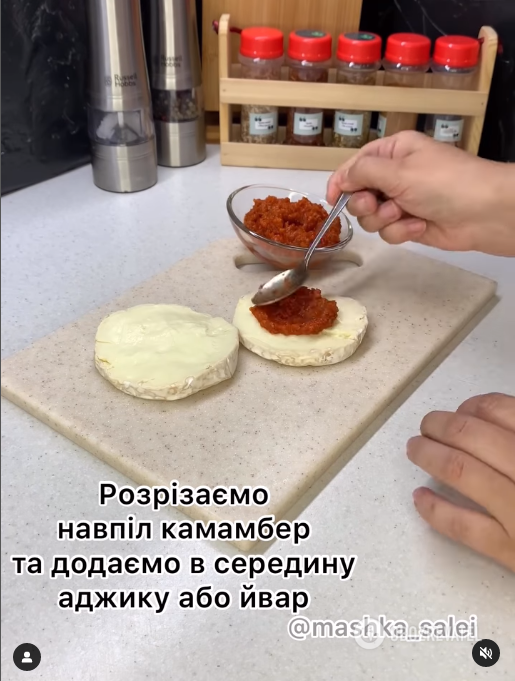 Pickled Camembert: how to make an original cheese appetizer