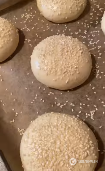 Puffy homemade buns for burgers: what dough will be the best