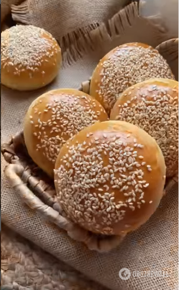 Puffy homemade buns for burgers: what dough will be the best