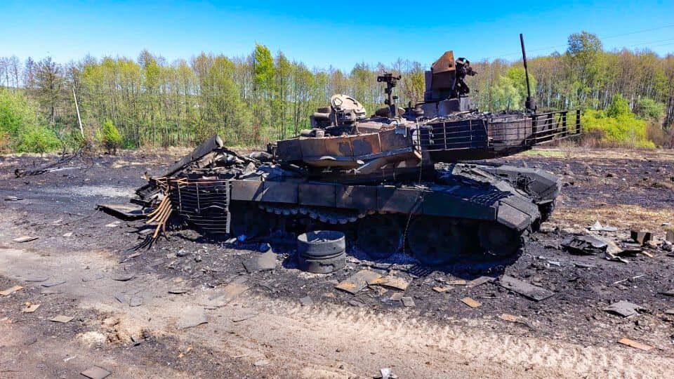 Ukraińskie Siły Zbrojne zdobyły nowoczesny rosyjski czołg T-90M ''Przełom'': ewakuacja z pola bitwy trwała 4 miesiące. Wideo