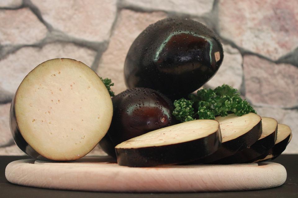 What to cook with eggplant