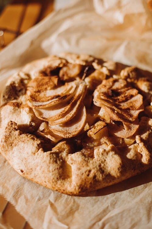 Shortbread galette with apples