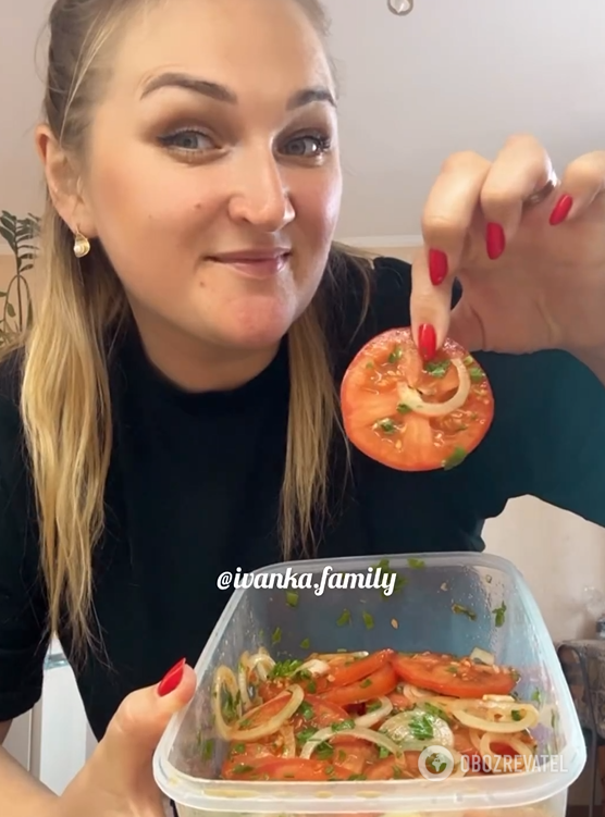 Quick pickled tomatoes instead of salads: you can eat in 30 minutes