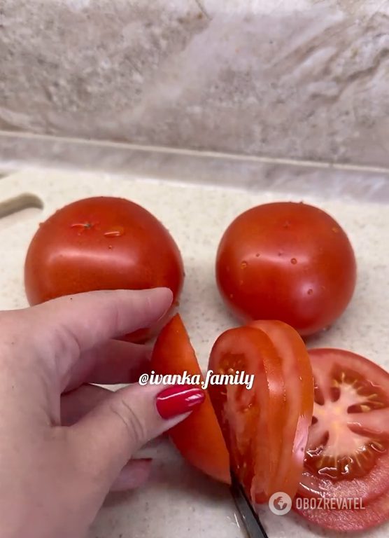 Quick pickled tomatoes instead of salads: you can eat in 30 minutes