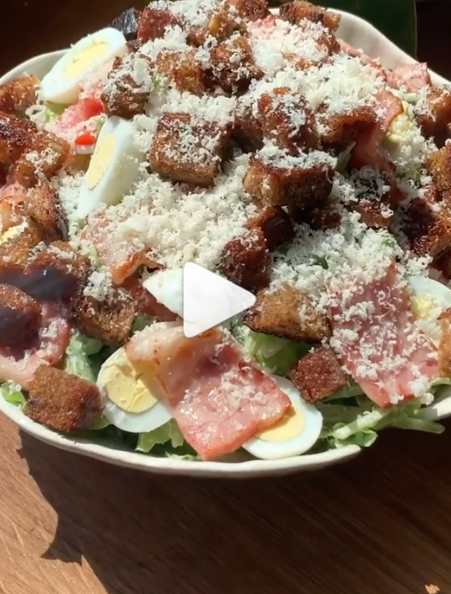 How to make a salad with breadcrumbs