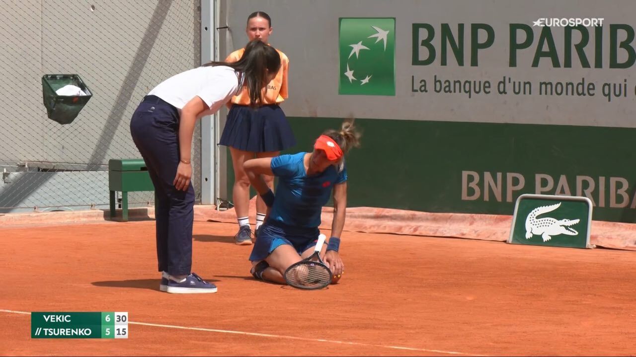 The famous Ukrainian tennis player suddenly refused to continue the match at Roland Garros and left the court. Video