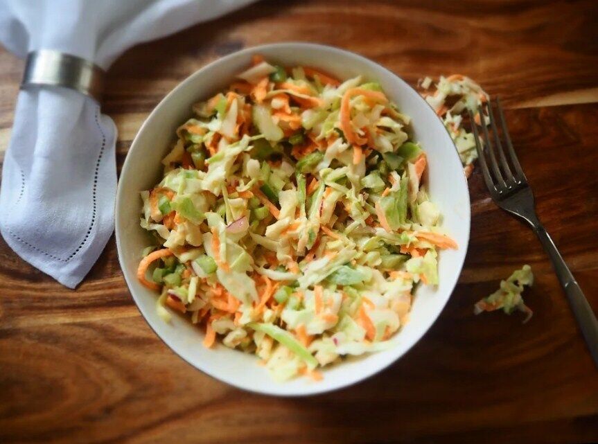 Cabbage and carrot salad without mayonnaise