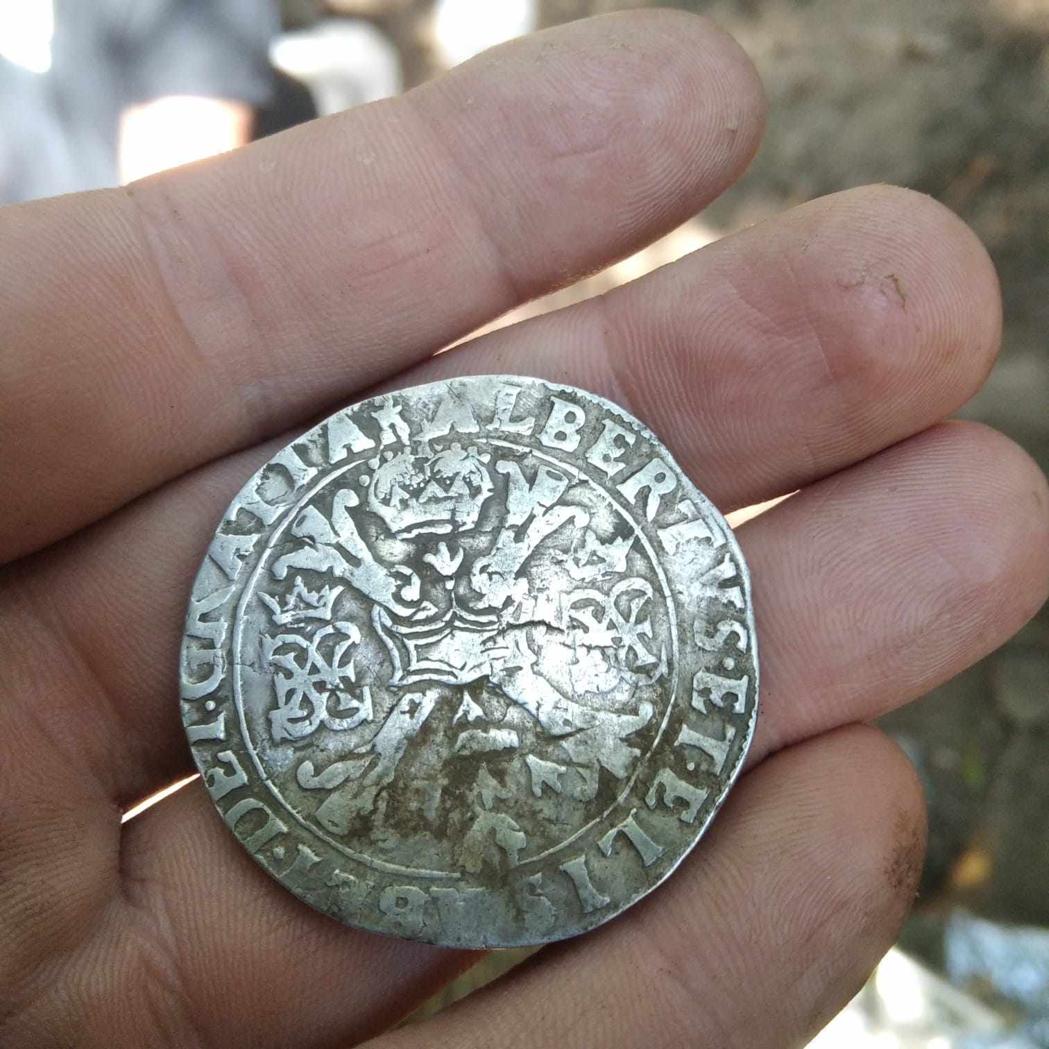 Legenda sprzed 300 lat została potwierdzona! Skrytka z monetami słynnego oszusta odnaleziona w górach Polski
