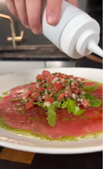Tuna carpaccio: how to make a restaurant dish at home