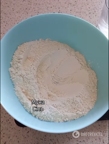 Homemade budget pita bread: cooked in a skillet