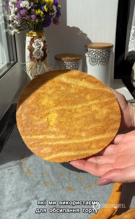 Honey cake, which does not require rolling out cakes: the easiest way to make a dessert
