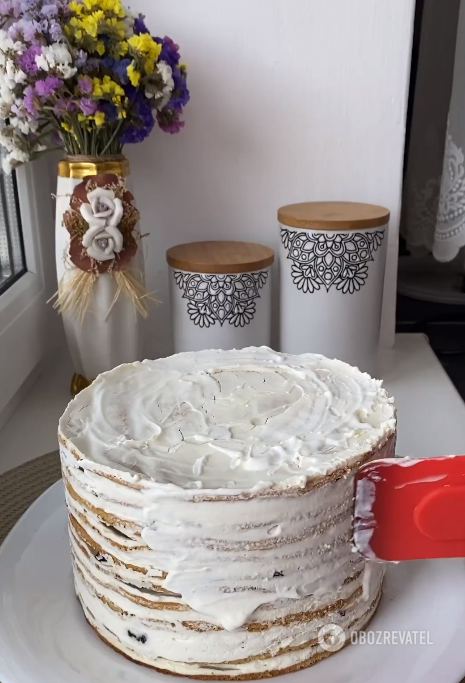 Ciasto miodowe, które nie wymaga wałkowania ciasta: najprostszy sposób na zrobienie deseru