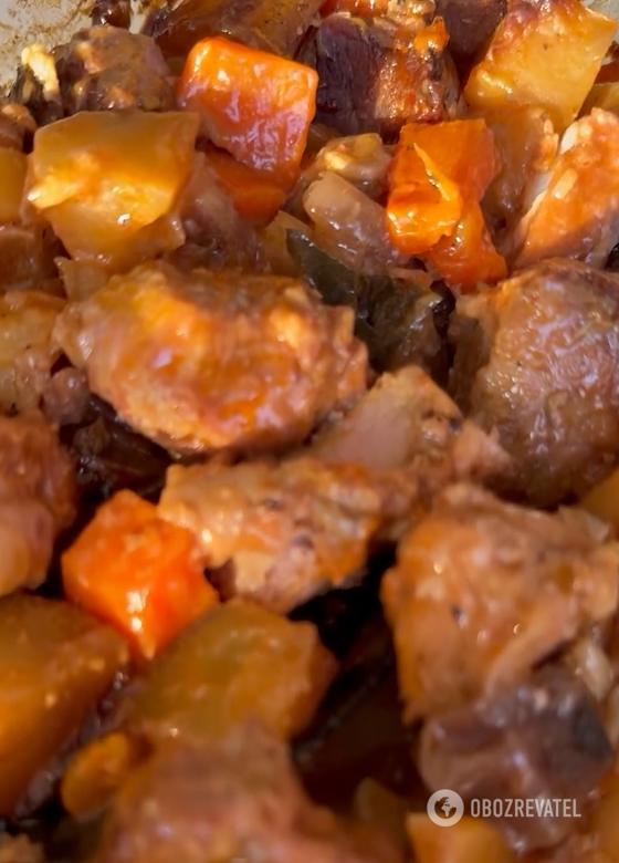For porridge, potatoes and rice: perfect meat goulash in the oven