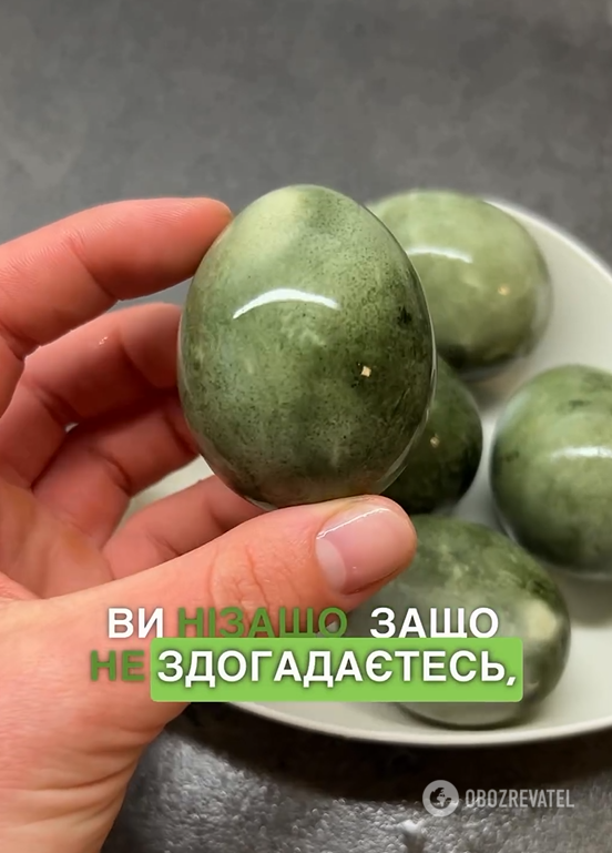 How to dye eggs olive for Easter: a simple idea