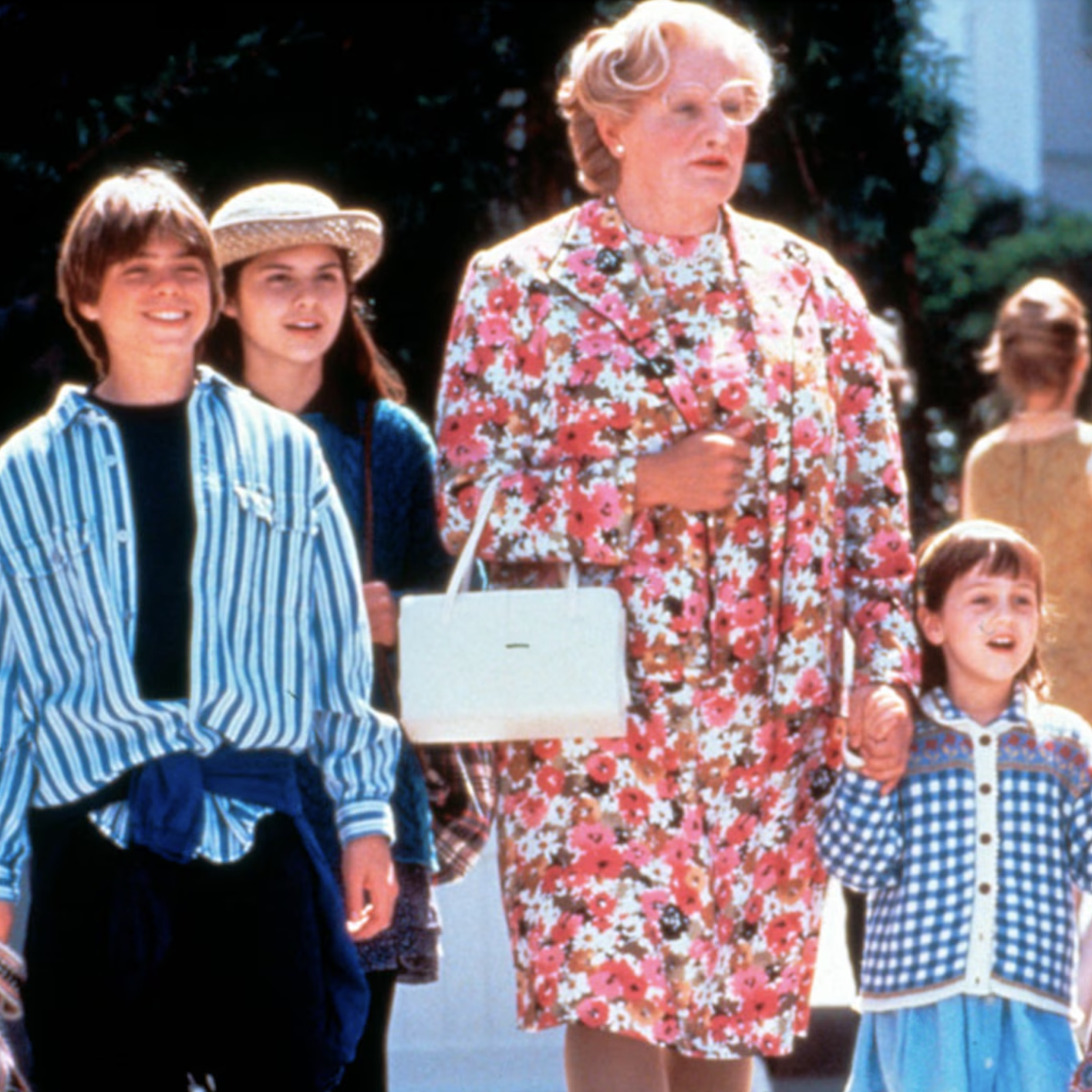 Dzieci Pani Doubtfire spotkały się 31 lat po premierze kultowego filmu: jak zmieniły się gwiazdy. Zdjęcia wtedy i teraz