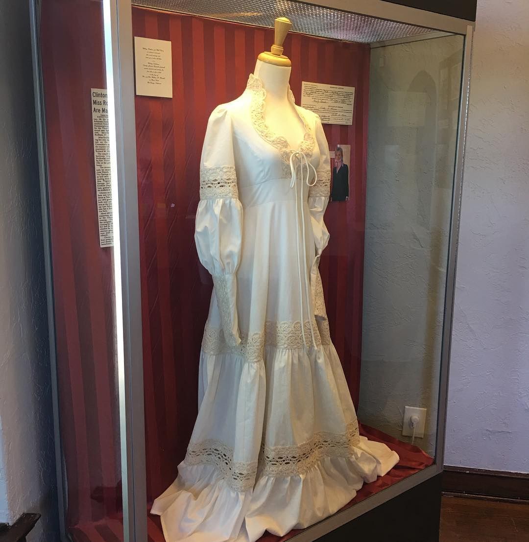 7 wedding dresses of Elena Zelenskaya, Queen Camilla and other first ...