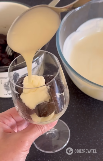 Dessert with prunes stewed in wine: how to prepare a gourmet dish in a glass