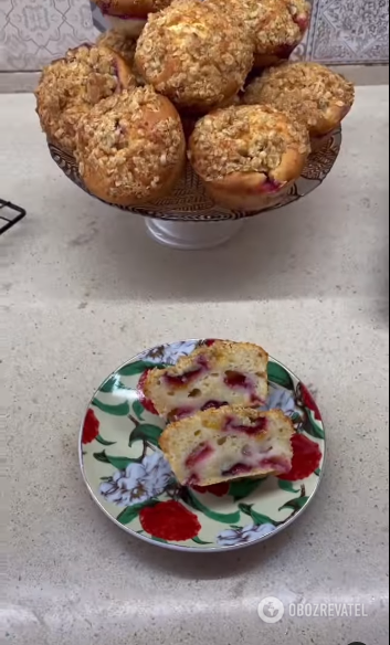 Elementary plum muffins: how to make a seasonal dessert