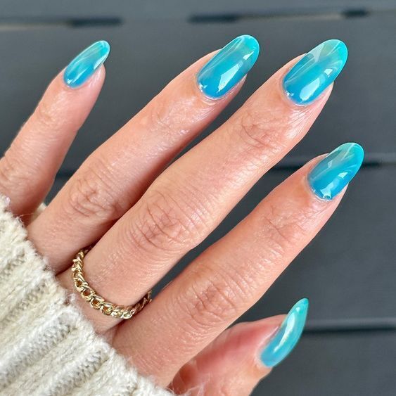 Be in trend! 8 colors for summer manicure that you should try now