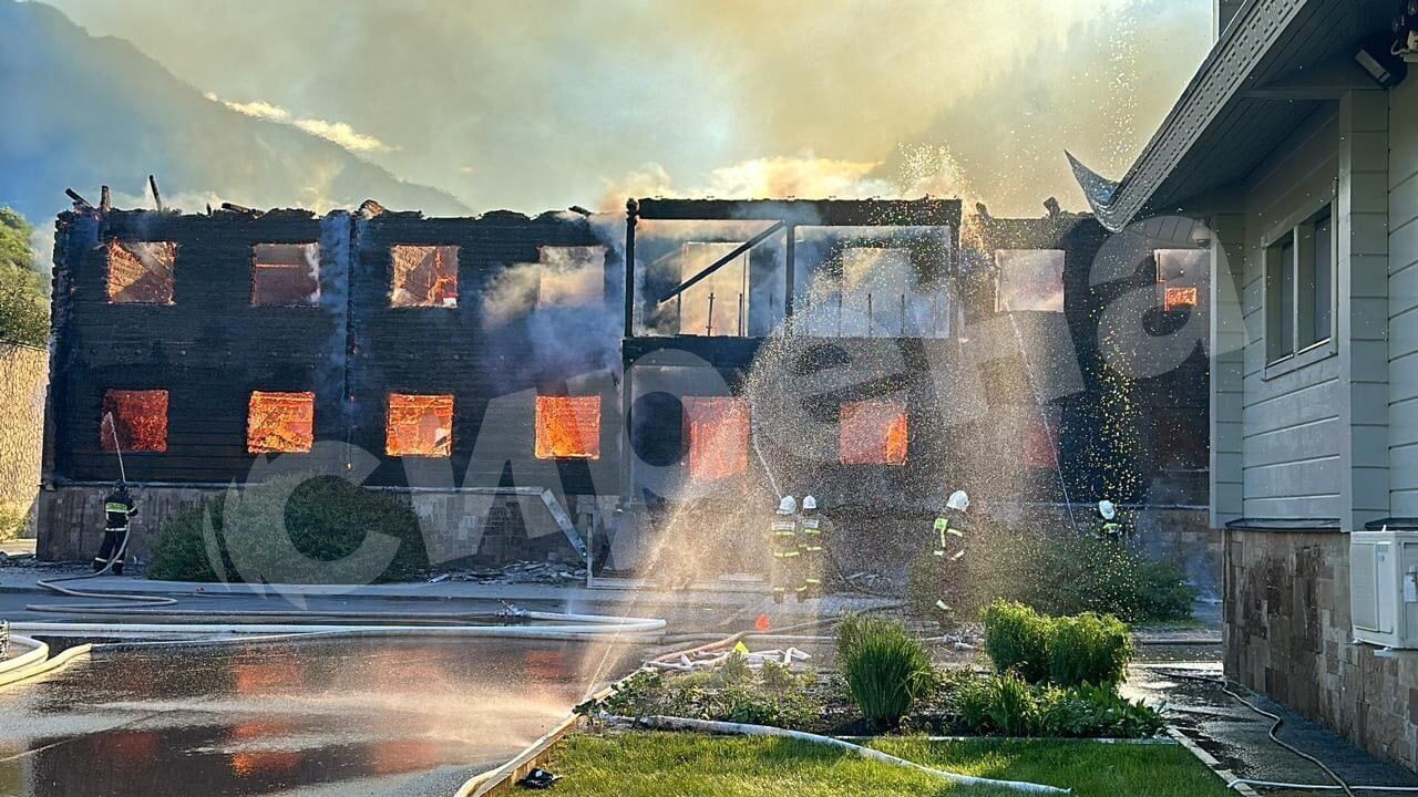 Putin's dacha burns down in Altai, one of the ''bunkers'' was located there - mass media