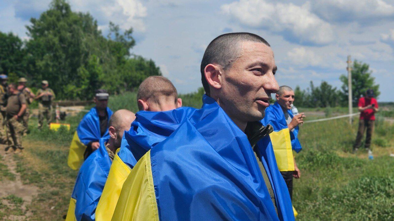 Another 75 people have been returned to Ukraine from Russian captivity, including the defenders of Mariupol. Photos and videos