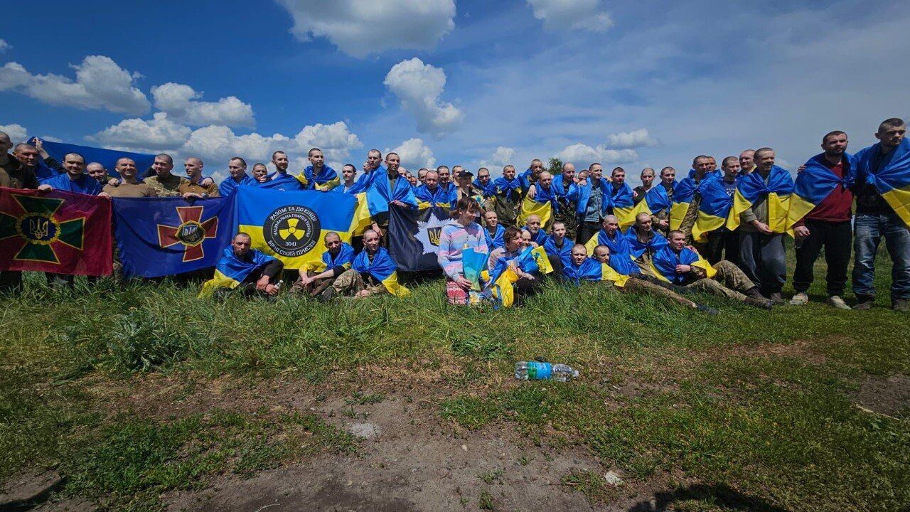 Another 75 people have been returned to Ukraine from Russian captivity, including the defenders of Mariupol. Photos and videos