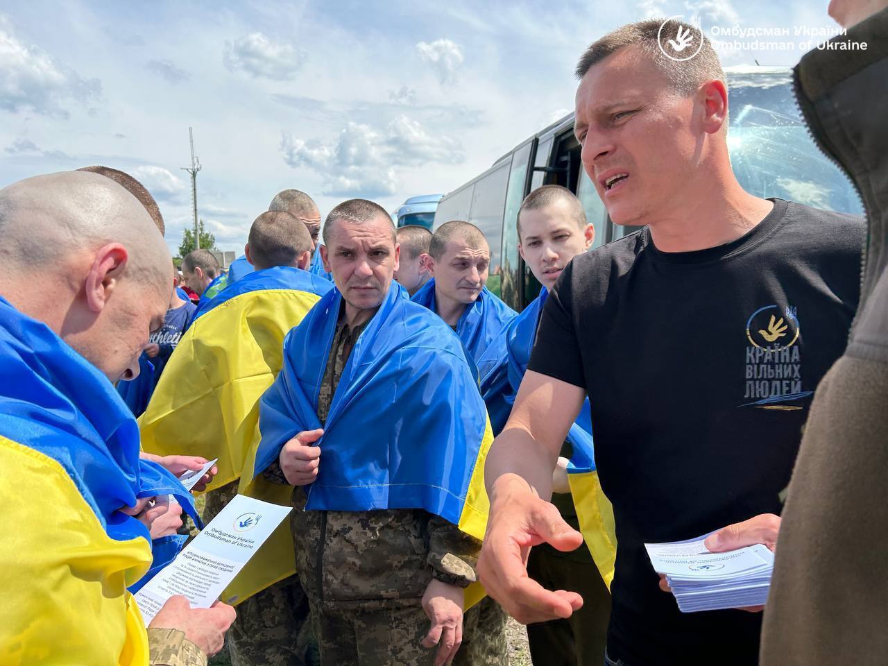 Another 75 people have been returned to Ukraine from Russian captivity, including the defenders of Mariupol. Photos and videos