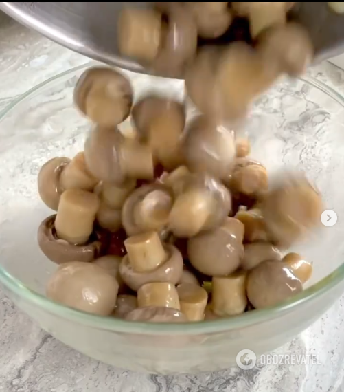 How to marinate mushrooms deliciously: for a salad or as an appetizer
