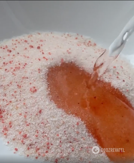 ''Broken glass'' with condensed milk: a familiar dessert in a new way