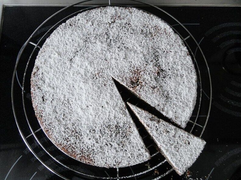 Poppy seed cake in a pan