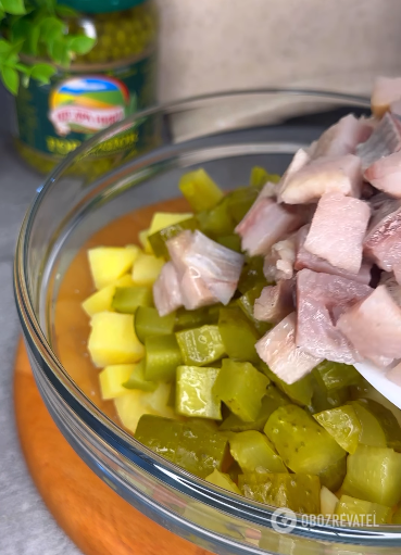 Potato, herring and pickle salad: the perfect combination of products