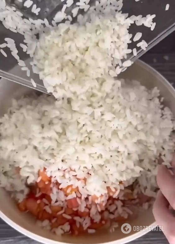 Juicy and lean cabbage rolls in the oven for lunch: how to cook