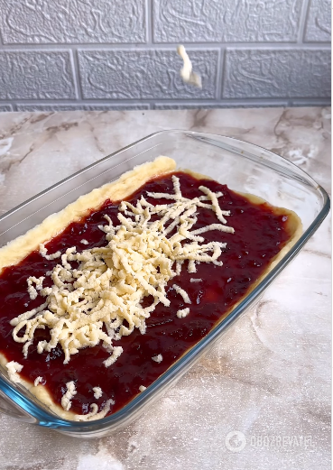 Grated pie with plum jam: it will turn out like grandma's