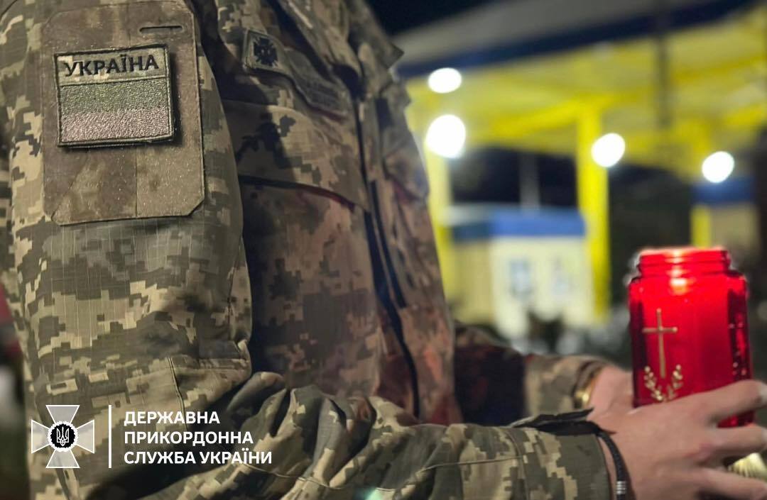The Holy Fire delivered to Ukraine: first photos
